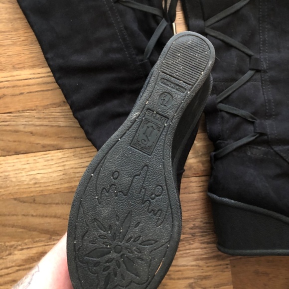 Decree Boots Wedge Heel Size Womens 7.5 Black Lined Suede Feeling Material - Picture 6 of 6